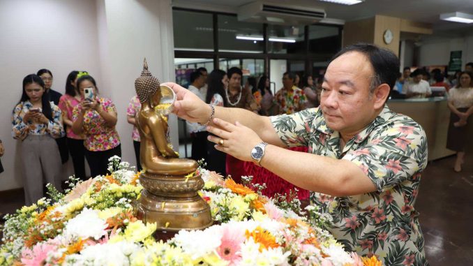 ผอ สรงน้ำ เมย 68