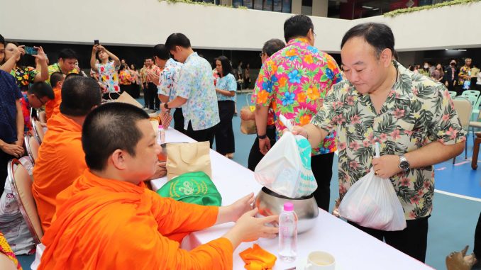 ผอ ใส่บาตร เมย68
